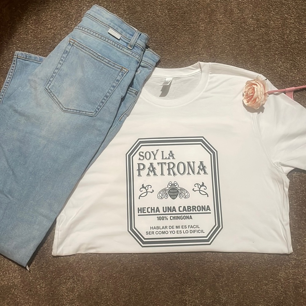 🌷- Soy La Patrona T- Shirt